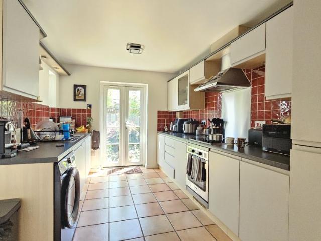 House for rent in Swanscombe and Greenhithe, Monks Orchard