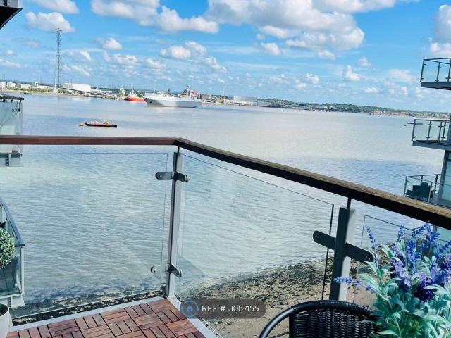 Apartment for rent in Greenhithe, Dartford
