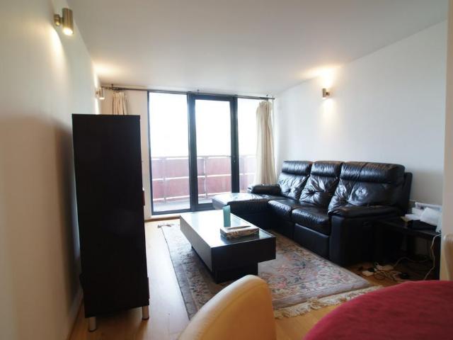 Apartment for rent in North Kensington, Greater London