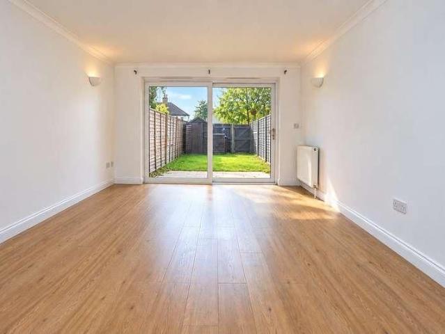 House for rent in The Hermitage, Woking