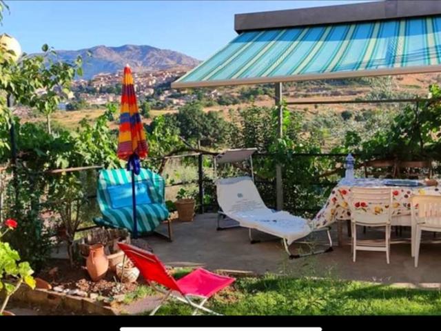 Villa Indipendente in affitto a Blufi, Sicilia