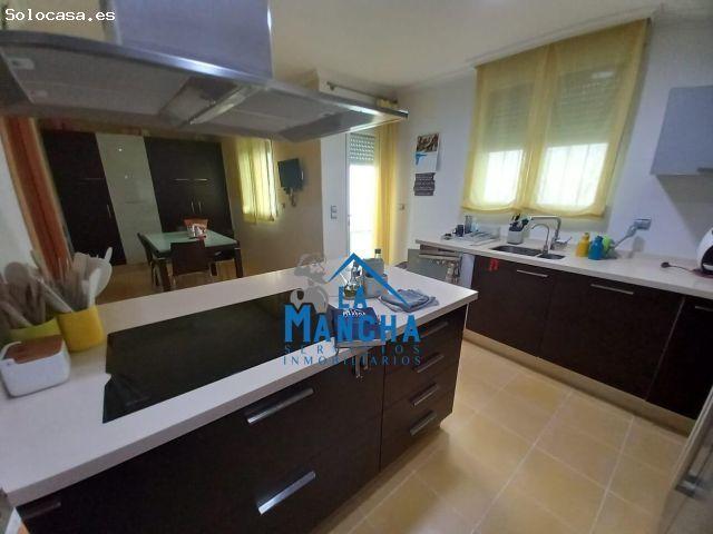Casa en venta en La Gineta, Castilla-La Mancha