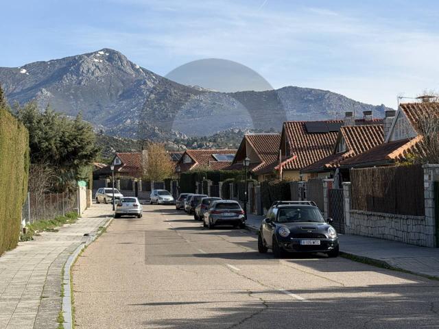Terreno en venta en Collado Mediano, Madrid