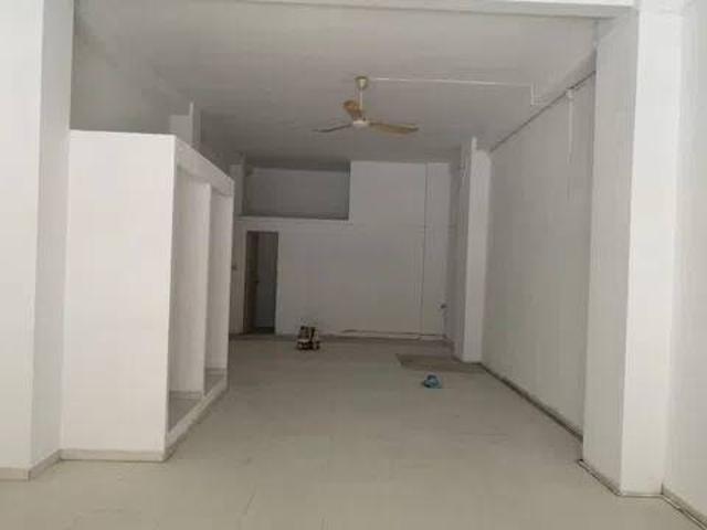 Local Comercial en alquiler en Regiones Devastadas, Almería
