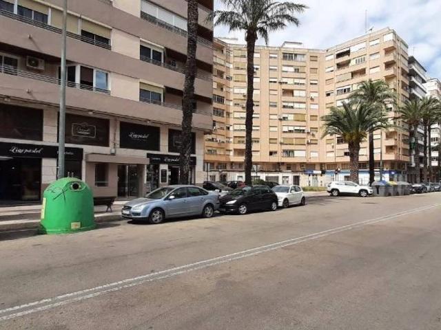 Local Comercial en alquiler en la Vila, Alzira