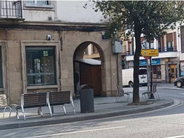 Local Comercial en alquiler en Amorebieta-etxano, Guipúzcoa