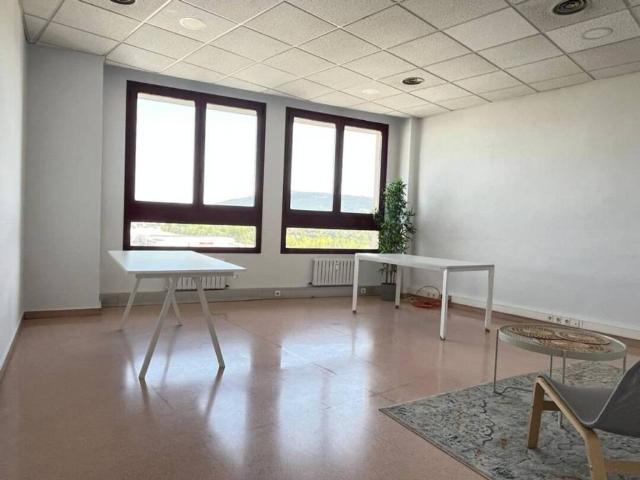 Local Comercial en alquiler en Iruñerria, Navarra