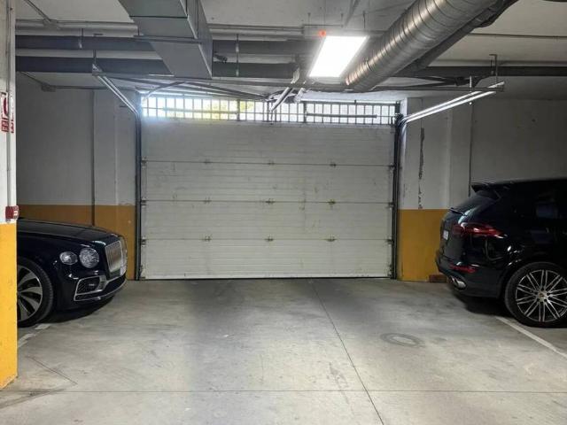 Local Comercial en alquiler en Benahavís, Málaga