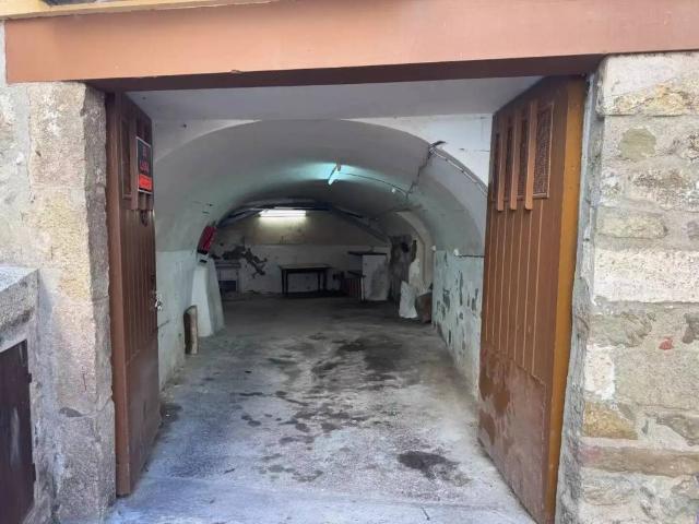 Local Comercial en alquiler en Garrotxa, Catalunya