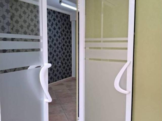 Local Comercial en alquiler en Brenes, Andalucía