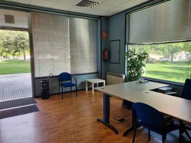 Local Comercial en alquiler en Distrito Este, Burgos
