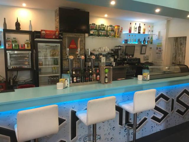 Local Comercial en alquiler en Carbajosa De La Sagrada, Albahonda IV