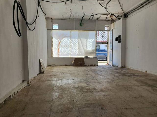 Local Comercial en alquiler en Castilleja De La Cuesta, Andalucía