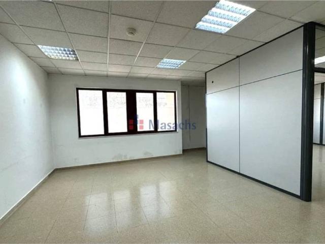 Local Comercial en alquiler en Cornellà De Llobregat, Barcelona