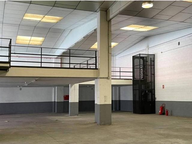 Local Comercial en alquiler en Cornellà De Llobregat