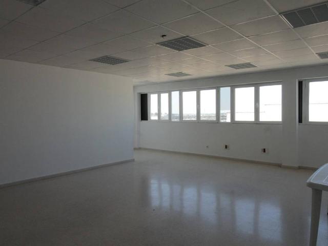 Local Comercial en alquiler en Dos Hermanas, Andalucía