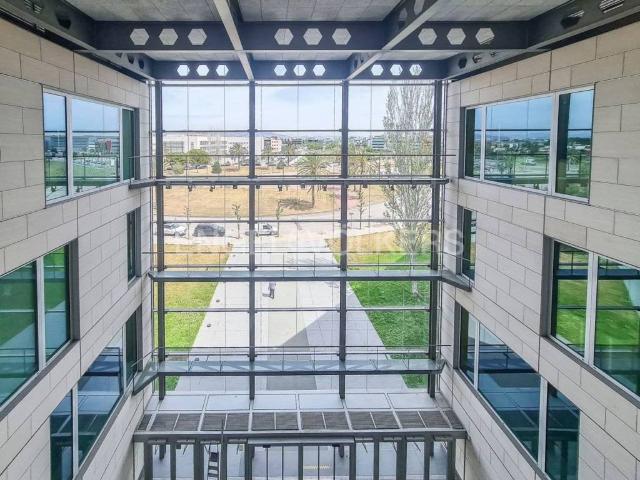 Local Comercial en alquiler en Baix Llobregat, Catalunya