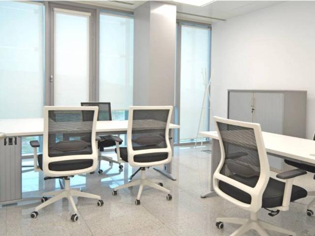 Local Comercial en alquiler en Adoratrices, Guadalajara