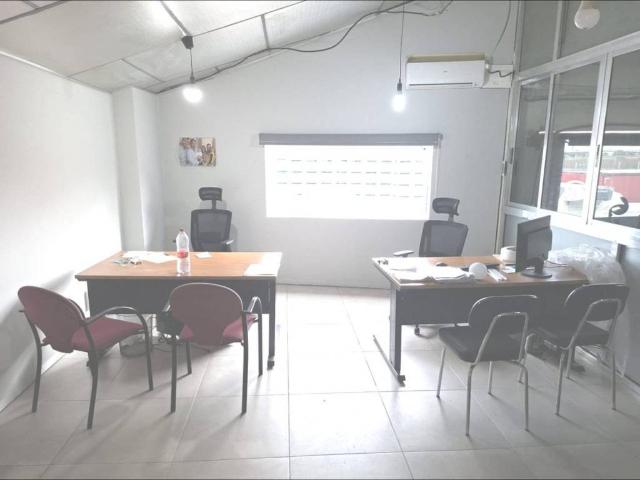 Local Comercial en alquiler en La Rinconada, Andalucía