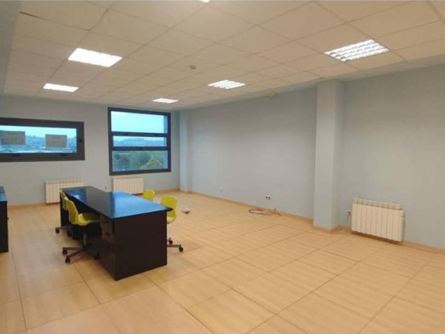 Local Comercial en alquiler en Llanera, Asturias