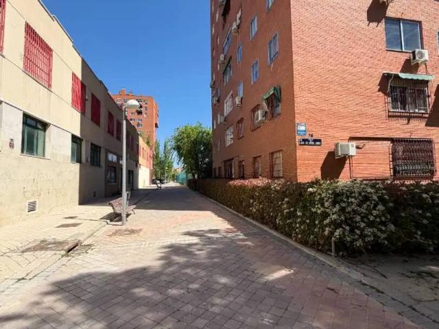 Local Comercial en alquiler en Moratalaz, Madrid