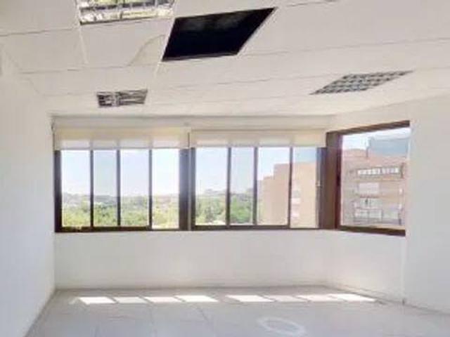 Local Comercial en alquiler en Valverde, Madrid