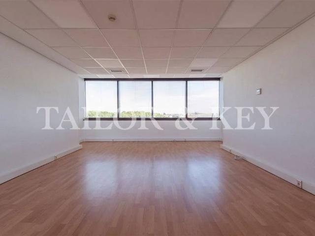 Local Comercial en alquiler en Villa de Vallecas, Madrid