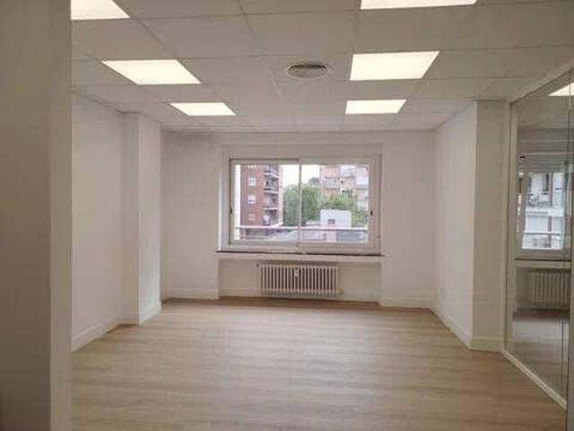 Local Comercial en alquiler en Castilla, Madrid