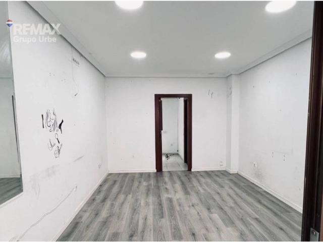 Local Comercial en alquiler en Puente de Vallecas, Madrid