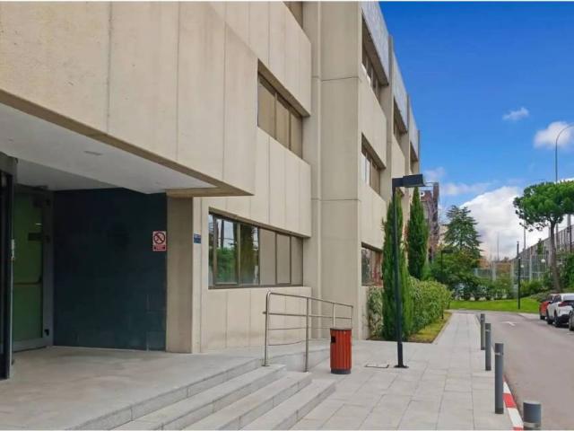 Local Comercial en alquiler en Moncloa-Aravaca, Madrid