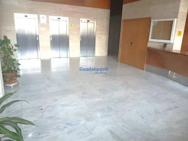 Local Comercial en alquiler en Ciudad Expo, Mairena Del Aljarafe