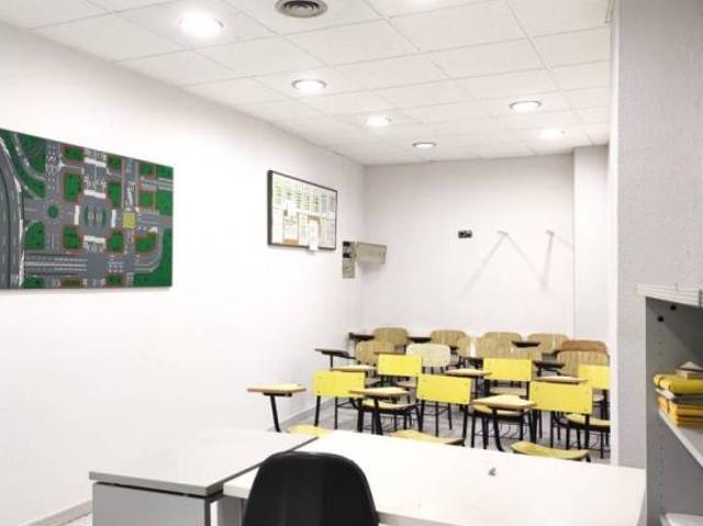 Local Comercial en alquiler en Bages, Catalunya