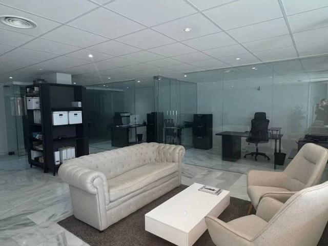 Local Comercial en alquiler en Nueva Andalucía, Costa del Sol Occidental
