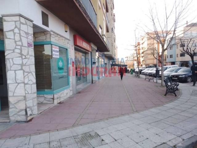 Local Comercial en alquiler en Navalmoral De La Mata, Extremadura
