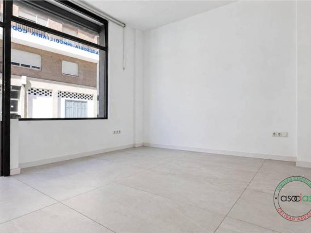 Local Comercial en alquiler en Segaria, Oviedo