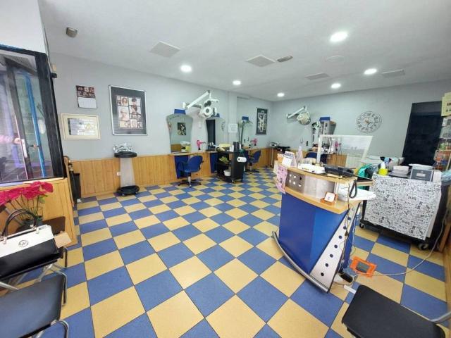 Local Comercial en alquiler en Parla, Madrid