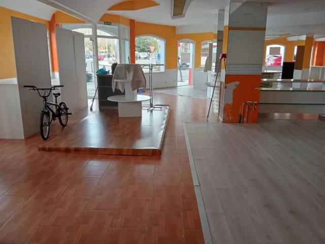 Local Comercial en alquiler en Ponteareas