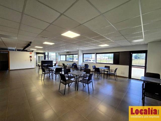 Local Comercial en alquiler en San Felices De Buelna, Cantabria