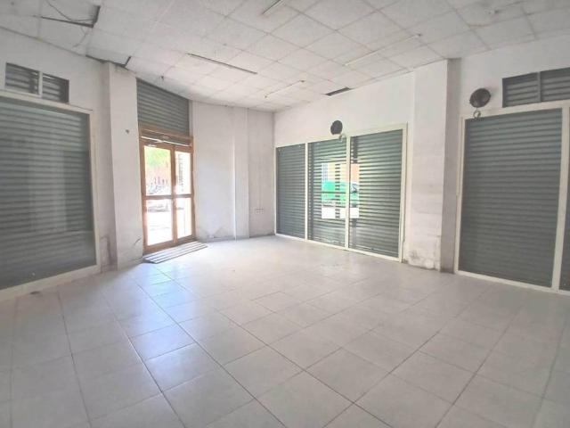 Local Comercial en alquiler en Sant Joan Baptista - districte 2, Sant Adrià De Besòs