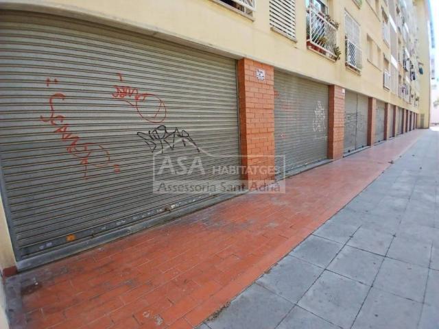 Local Comercial en alquiler en Sant Adrià De Besòs, Barcelona