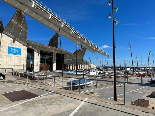Local Comercial en alquiler en Barcelonès, Catalunya