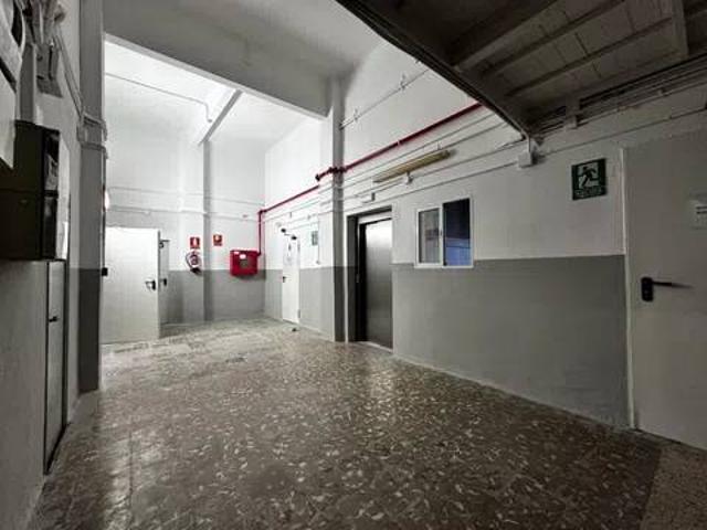 Local Comercial en alquiler en Can Mariner, Barcelonès