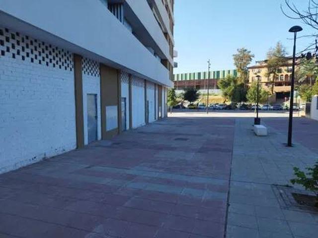 Local Comercial en alquiler en Tomares, Andalucía