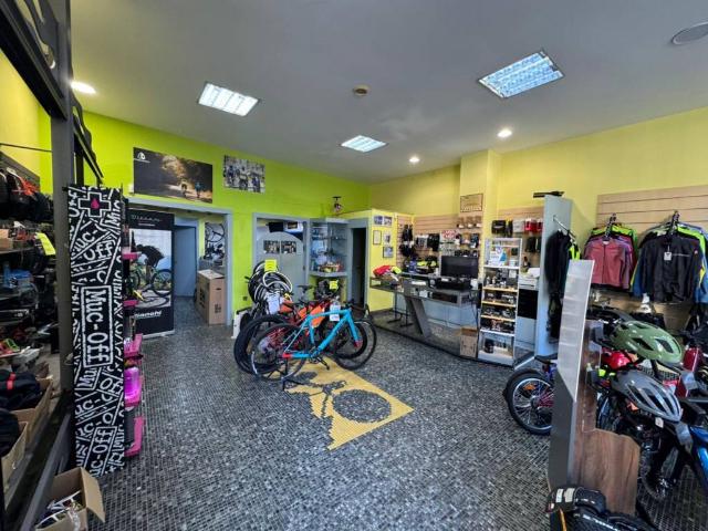 Local Comercial en alquiler en Campuzano, Torrelavega
