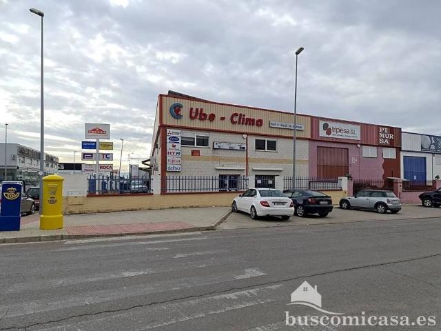 Local Comercial en alquiler en Úbeda, Andalucía