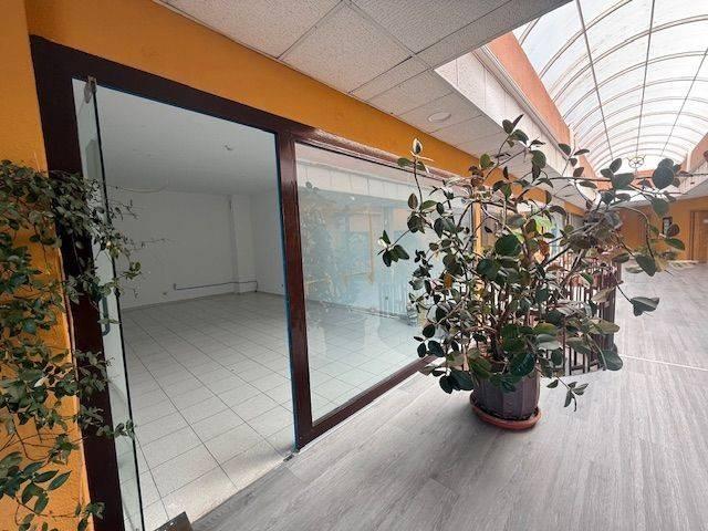 Local Comercial en alquiler en Valdemorillo, Urbanización Las Charquillas