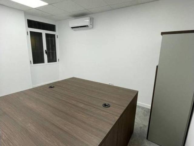 Local Comercial en alquiler en Ciutat Vella, Comarca de València