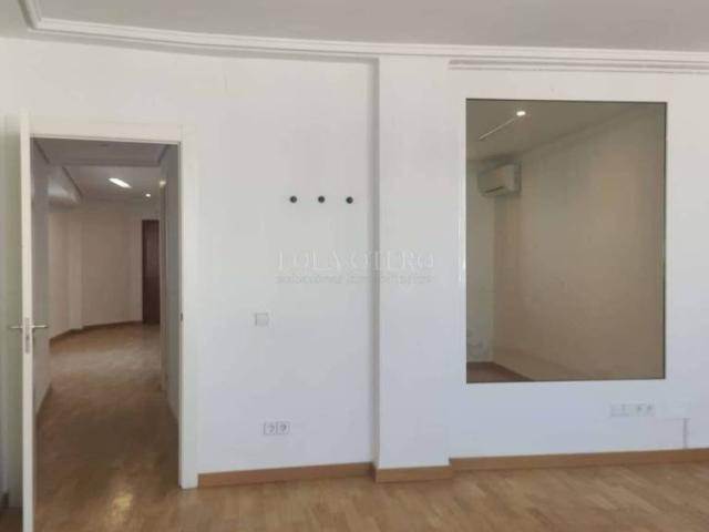 Local Comercial en alquiler en Sant Francesc, València