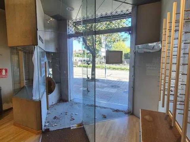 Local Comercial en alquiler en Castrelos, Vigo