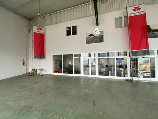 Local Comercial en alquiler en Villares De La Reina, Castilla y León
